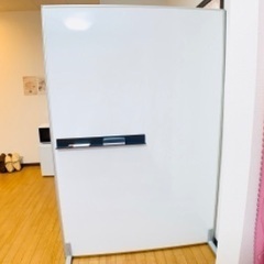 大型ホワイトボードパーテーションを格安でお譲りします