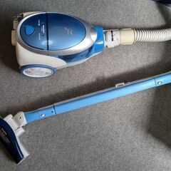 即決￥1300-　きれい　掃除機　仕事率５４０W　