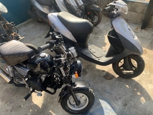 必ず返信します！現のみ！モンキー107cc 国内フレーム　エンジン一基付！おまけでスクーター一台付き！