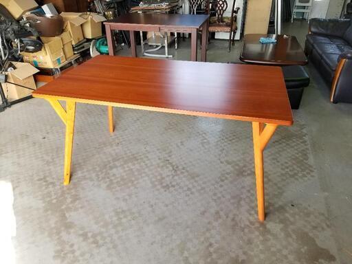 ダイニングテーブル 幅140×奥行80×高さ70 中古品
