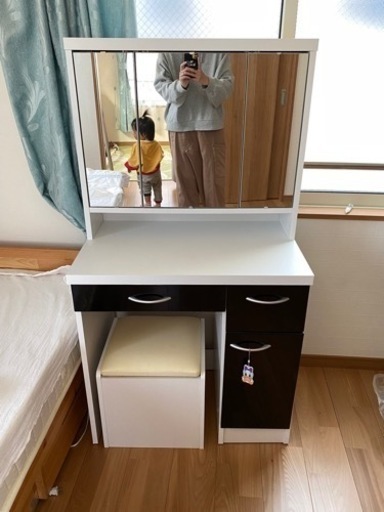 化粧台　ほぼ新品　椅子付き