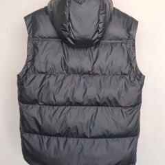 adidas パファーベストの画像
