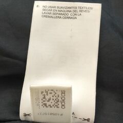 adidas パファーベストの画像