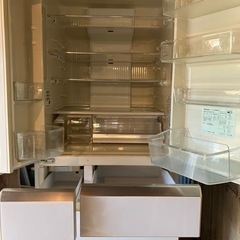 冷蔵庫　パナソニック　NR-F568 555L