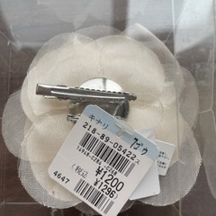 【新品未使用‼️】フォーマル　コサージュ　ブローチ　入学式　卒業式　冠婚葬祭　の画像