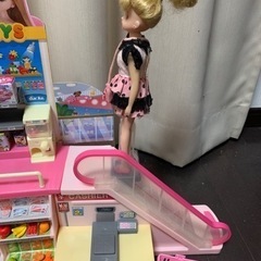 【取引終了】リカちゃん ショッピングセンター 人形つきの画像
