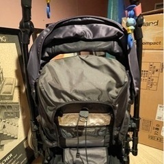 抱き紐とベビーカーの画像