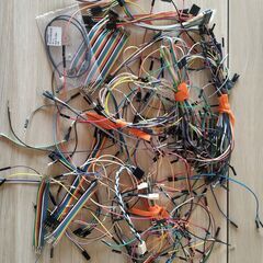 各種電子スルーホール部品の画像
