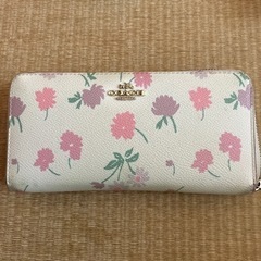 決まりました　コーチ　花柄財布