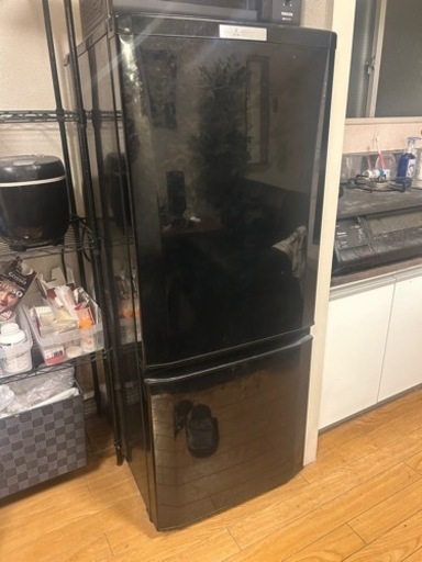 引き渡し決定冷蔵庫、炊飯器、掃除機、電子レンジ、電気ポット、二口ガスコンロの6点セット。