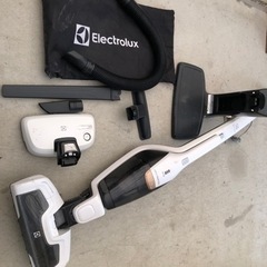 エレクトロラックス スティック掃除機/エルゴラピード 付属品揃っ...