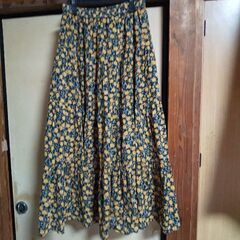 GU花柄ロングスカート