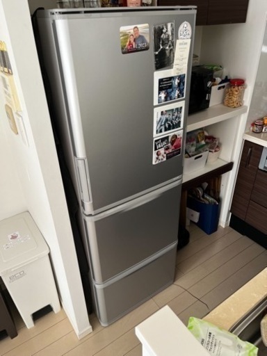 とても良好な状態のどっちもドアで便利な冷蔵庫