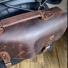 【新品未使用】バイク用　バッグ　大容量　牛革　黒色の画像