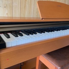 YAMAHA ヤマハ88鍵電子ピアノ　アリウス YDP-151C 専用椅子付きの画像