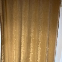 引取り日指定あり　カーテン2種類、レースカーテン1種類の画像