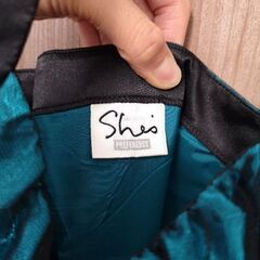 謝恩会・結婚式に濃いめグリーンドレスの画像