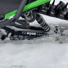Arctic cat 2015 スノーモービルの画像