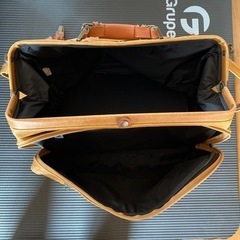 レーザーのバックの画像