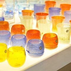 琉球ガラスの販売・レジ・検品作業など★社会人スタートの方大歓迎♪お友達との応募もOK★の画像