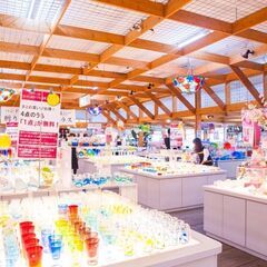 琉球ガラスの販売・レジ・検品作業など★社会人スタートの方大歓迎♪お友達との応募もOK★の画像