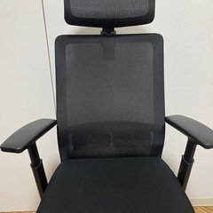 オフィスチェア　イトーキのサリダ　肘掛け調整可の画像