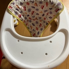ベビー歩行器