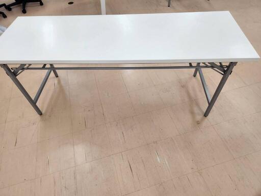 至急！折りたたみテーブル1000円4台あります