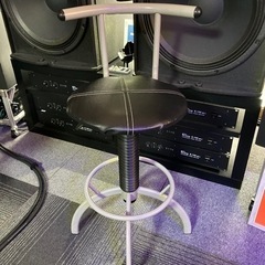 安い！綺麗！回転式チェア(高さ調整可能) の画像