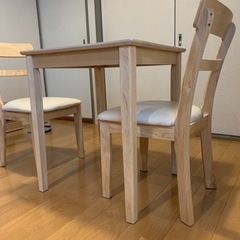 【3500円】60×60 木製テーブル&チェア2脚の画像