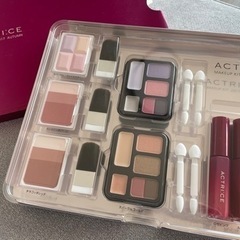 【売切れました】ノエビア　メイクアップキット　秋
