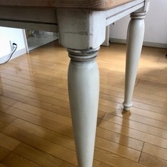 アンティーク調ダイニングテーブル✨✨の画像