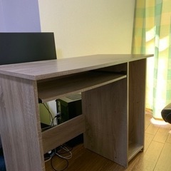 pcデスク、学習机　3/14に処分します。の画像