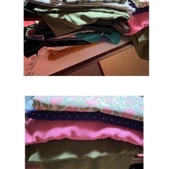 ブラザーミシン（足踏み）＋ロックミシン＋布＋裁縫道具色々の画像