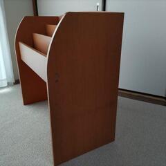 ☆値下げ【4月9日処分予定。お早めに】本棚（3段、子供向けの本の収納にどうぞ）の画像