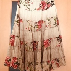 フレアスカート　ギャザーロング　花柄　消耗品との交換○の画像