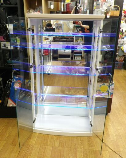 コレクションボード LED照明付き 幅70㎝×奥行40㎝×高さ130㎝ 背面ミラー コレクションケース 飾り棚 ホワイト 西岡店