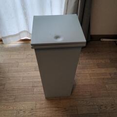 無料　ゴミ箱30㍑　水色
