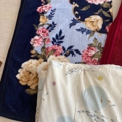 【毛布x2•夏用ブランケットx1】の画像