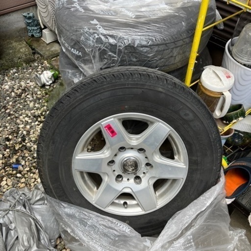 「受け渡し者決定しました」ヨコハマ195/80R15 ハイエースタイヤ