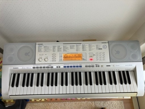 美品　CASIO LK-205 スタンド、ヘッドホン付き