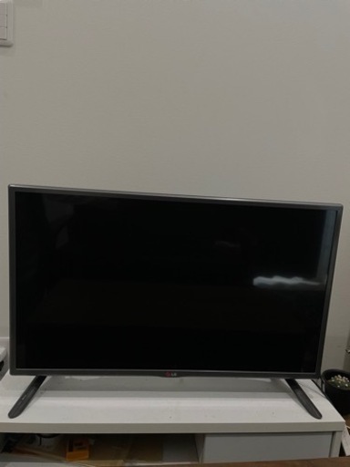 32型テレビ/テレビ台/机セット(バラ売りも可能)