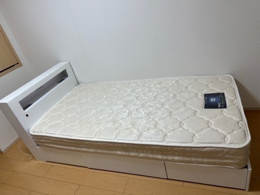 sealy セミダブルベッド　ベッドフレーム　ベッドマット　セット