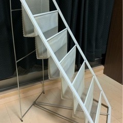 【無料】　マガジンラックの画像