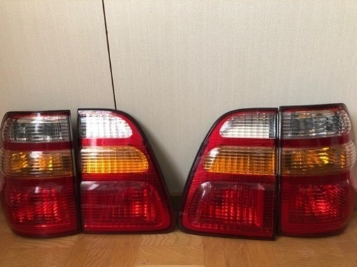 ランドクルーザー100 テールランプ