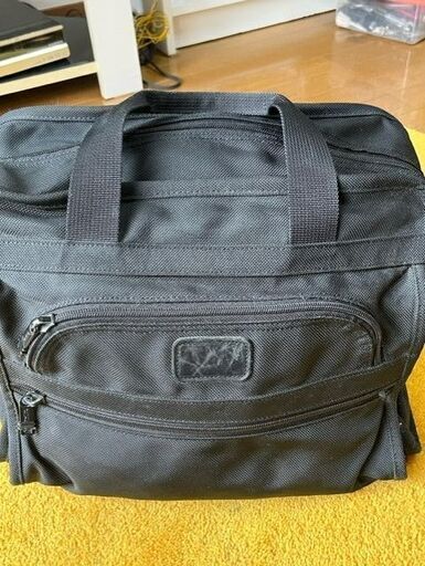 TUMI　ビジネス出張用バッグ　やれ感あまりないです