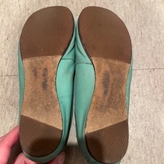 トゥモローランド　レザーシューズ　グリーン色の画像