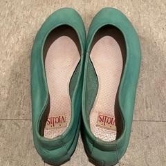 トゥモローランド　レザーシューズ　グリーン色の画像