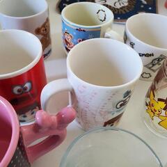 ディズニーなど未使用品の多数コップ、グラス類の画像