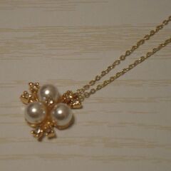新品【ネックレス】パールラインストーンフラワー